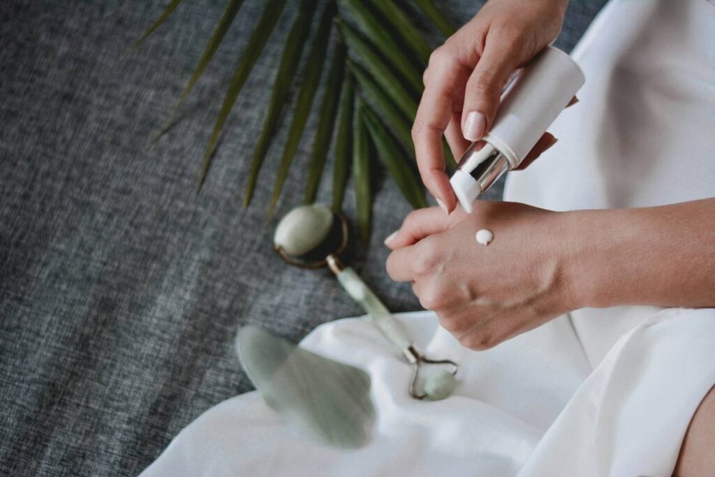 Retinol Side Effect Cream How To: 7 Proven Tips to Avoid Painful Mistakes